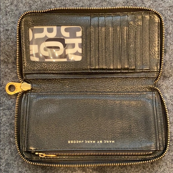 Marc Jacobs wallet - Picture 2 of 3